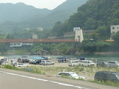 河川敷バーベキュー
