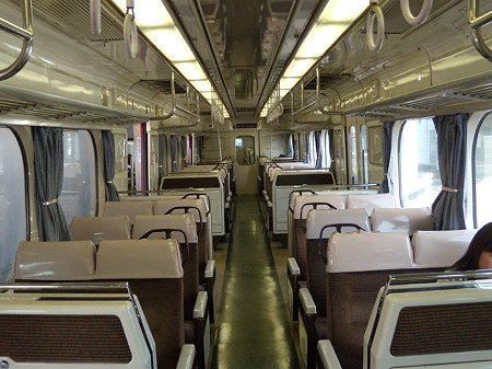 1384F広告がない車内