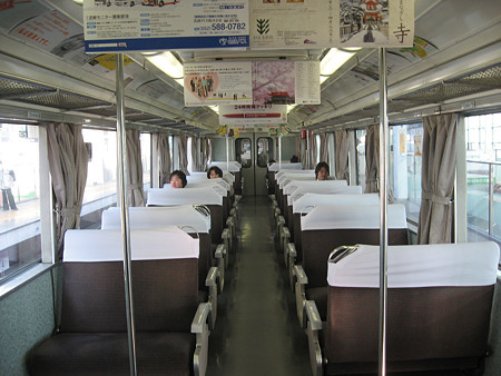7009F車内