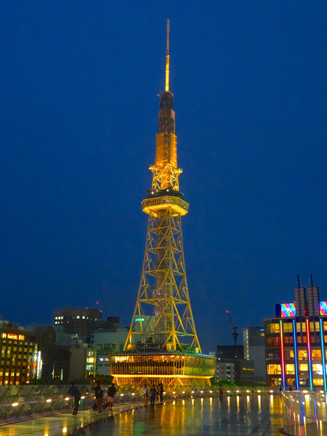 オアシス21から見上げた、イルミネーションが新しくなった名古屋テレビ塔 - 07