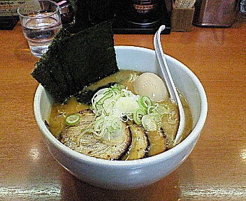 らーめんひさちゃん_ひさちゃん黒_煮玉子トッピング