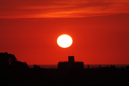 真っ赤に染まって！　今日の夕日(1)