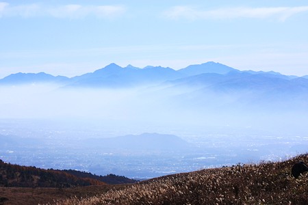 霧ヶ峰から　南アルプスの山並みと諏訪市