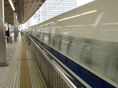 ７００系（新横浜駅）