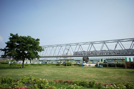 京成電鉄本線　橋梁と下り列車