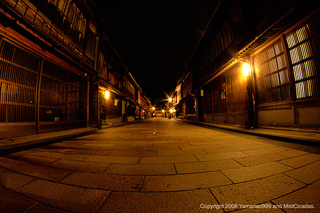 ひがし茶屋街の夜