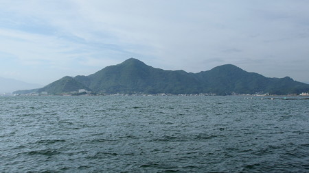 淡島から眺める鷲頭山と大平山