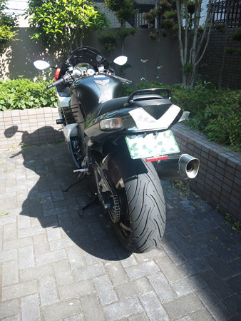 SH3I0624 右一本出しもなかなか