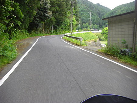 おもっきし田舎道