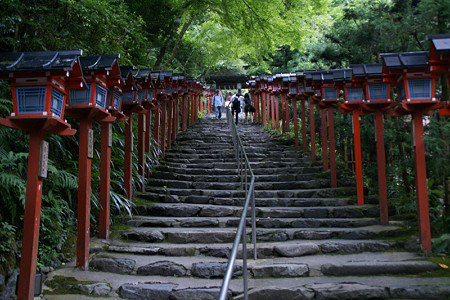 貴船神社の燈篭0806ta