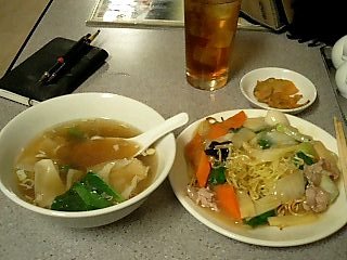 中華街で食べた あんかけそば & ワンタン
