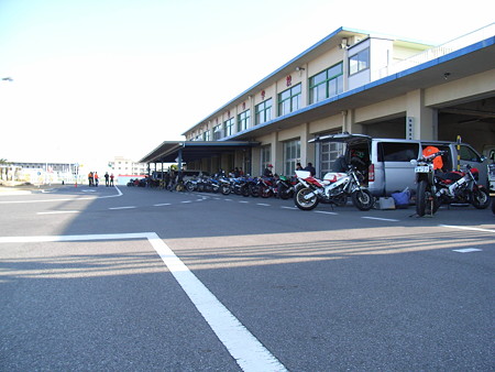 県外ナンバーも多数!
