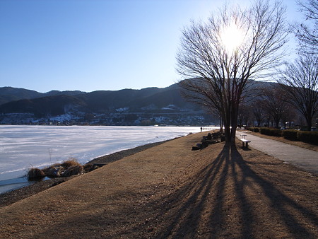 湖畔