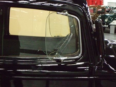 日産７０型セダン_04