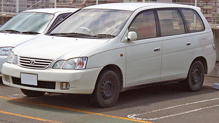 800px-Toyota_Gaia_1998