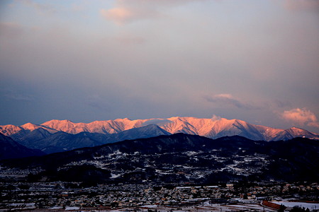3　朝日に染まる雪山連峰